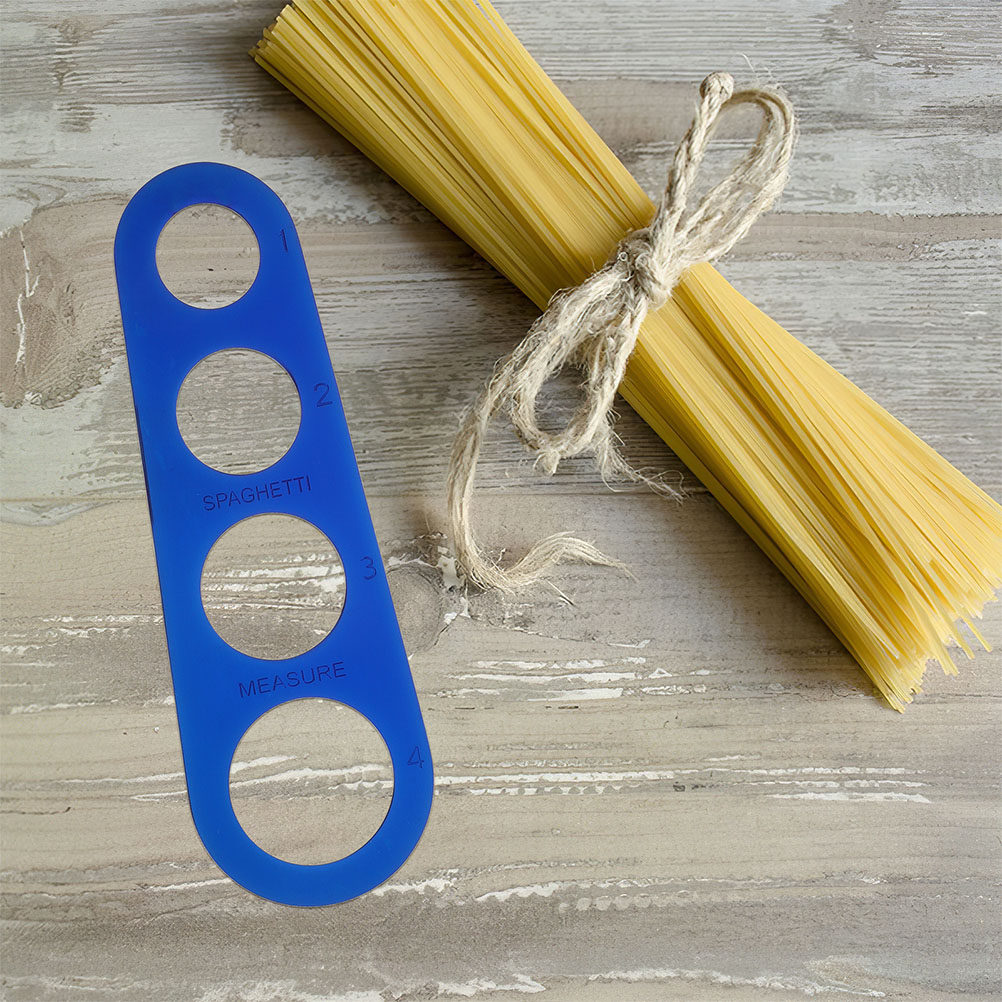 قطعتان من أداة قياس المعكرونة  - مراجعة Kitchen Gadgets Guide وسعره